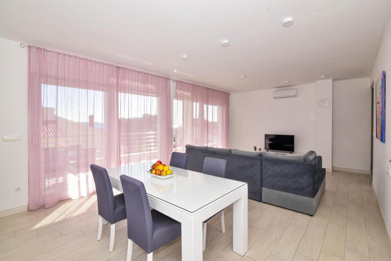 Apartment Deluxe Villa Carlotta Zadar Bagian luar foto